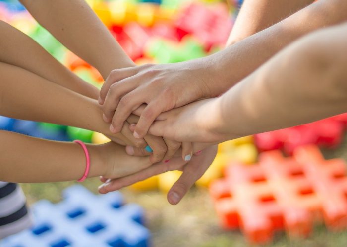hands-2847508_1280